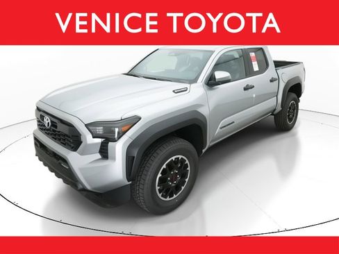 Certified 2025 Toyota Tacoma TRD Off-Road image 1