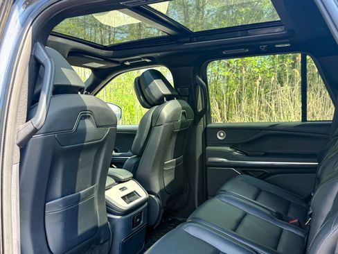 Used 2025 Lincoln Navigator Reserve w/ Jet Appearance Package AWD/4WD image 20