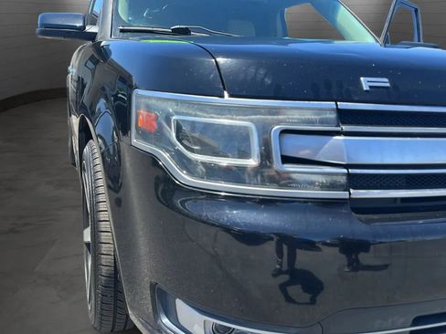 Used 2018 Ford Flex Limited FWD image 19