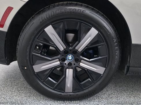 Used 2023 BMW iX xDrive50 w/ Sport Package AWD/4WD image 43