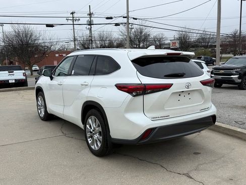 Used 2020 Toyota Highlander Limited image 8