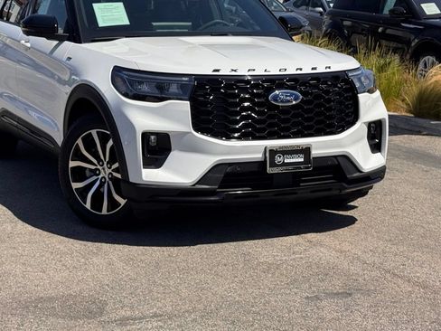 Used 2026 Ford Explorer ST-Line RWD image 3