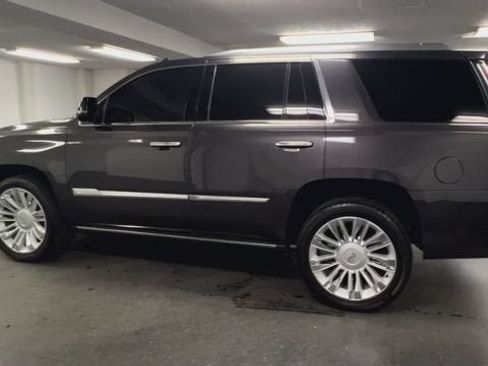 Certified 2018 Cadillac Escalade Platinum AWD/4WD image 6