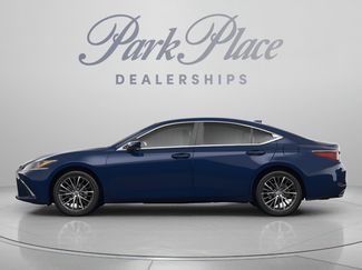 Used 2025 Lexus ES 350 Ultra Luxury w/ Accessory Package (Z2) FWD video 2