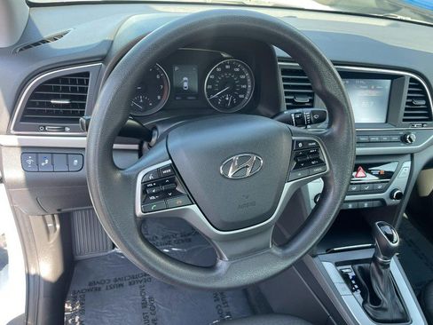 Used 2018 Hyundai Elantra SEL FWD image 16