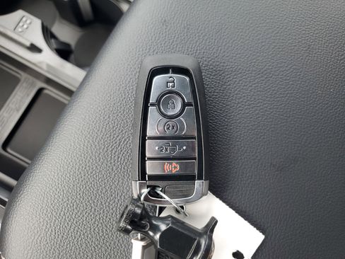 New 2026 Ford F250 Lariat w/ FX4 Off-Road Package image 21