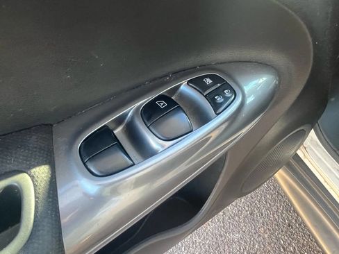 Used 2015 Nissan Juke S image 14