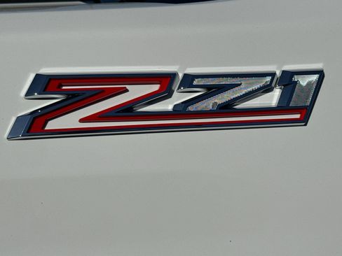 New 2026 Chevrolet Silverado 2500 LT w/ Z71 Chrome Sport Edition AWD/4WD image 31