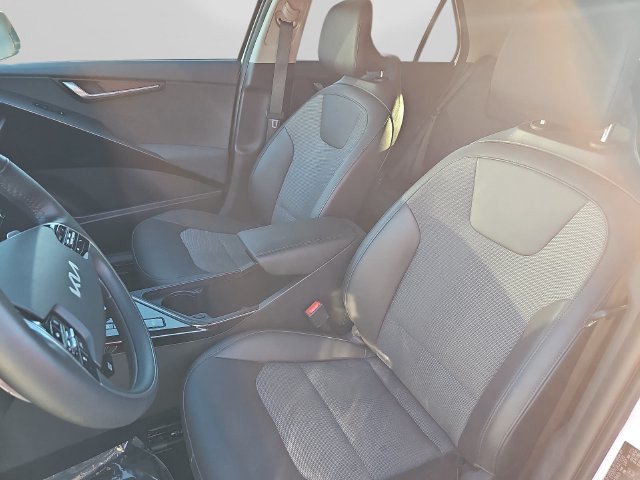 Used 2023 Kia Niro Wind w/ Wind Preserve Package FWD image 15