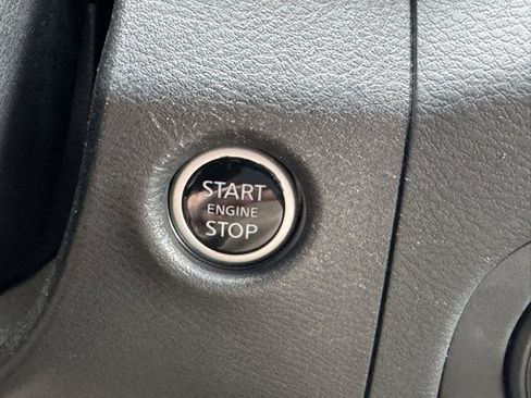 Used 2024 Nissan Frontier SV w/ SV Convenience Package image 24