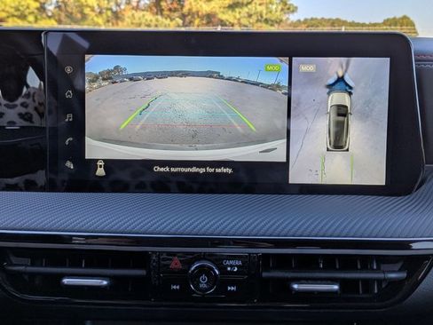 Certified 2025 Nissan Kicks SR image 22