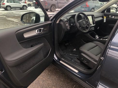 New 2026 Volvo XC40 B5 Ultra w/ Protection Package Premier image 10