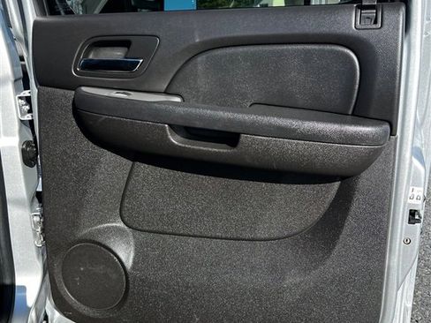 Used 2014 Chevrolet Silverado 2500 LTZ w/ LTZ Plus Package image 11