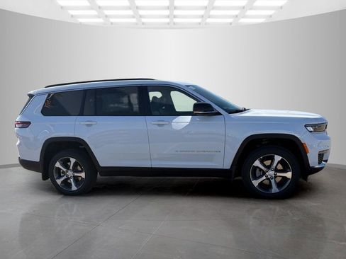 New 2025 Jeep Grand Cherokee L Limited w/ MOPAR Finishing Package AWD/4WD image 2