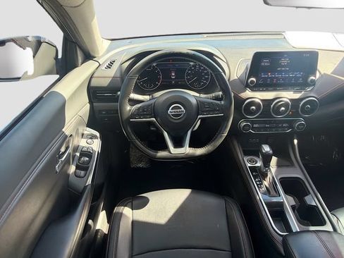 Used 2022 Nissan Sentra SR w/ SR Premium Package FWD image 23