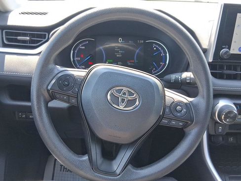 Used 2025 Toyota RAV4 XLE AWD/4WD image 16