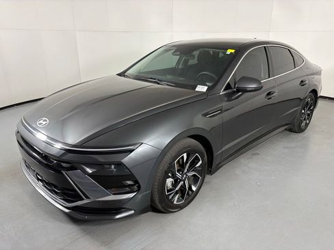 Used 2025 Hyundai Sonata SEL FWD image 4