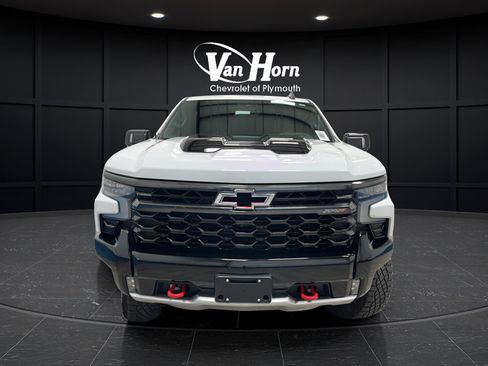Used 2024 Chevrolet Silverado 1500 ZR2 w/ Technology Package AWD/4WD image 2