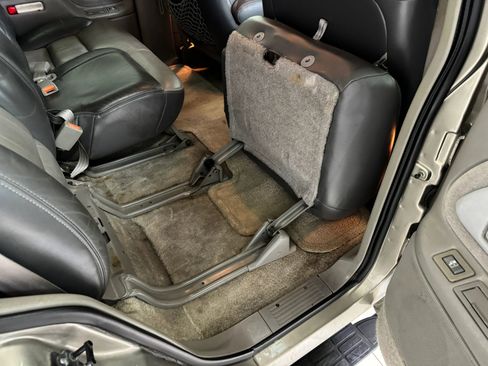 Used 2000 Chevrolet Tahoe Z71 w/ Comfort & Security Pkg image 39