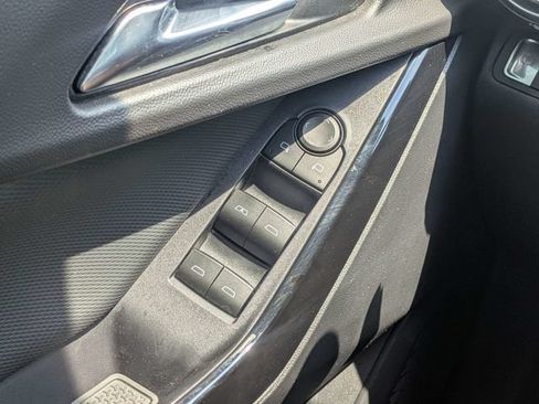 Used 2026 Chevrolet Equinox LT FWD image 23