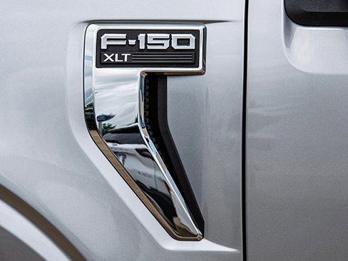 Used 2022 Ford F150 XLT w/ Equipment Group 302A High AWD/4WD image 17