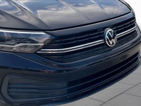 Used 2024 Volkswagen Jetta SE FWD image 29