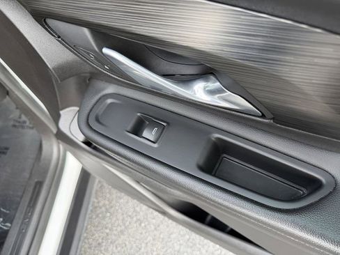 Used 2024 GMC Terrain SLE image 24