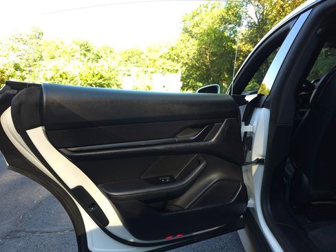 Used 2023 Porsche Taycan image 25