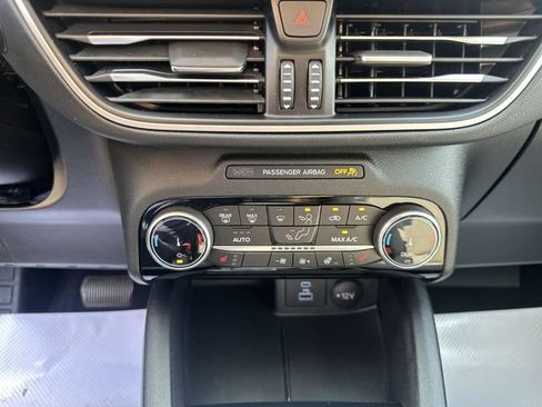 Used 2022 Ford Escape SE w/ SE Sport Appearance Package AWD/4WD image 19