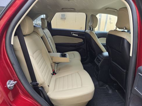 Used 2019 Ford Edge SEL w/ Equipment Group 201A FWD image 11
