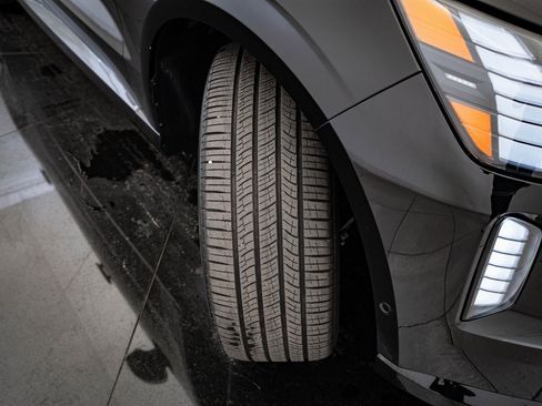 Used 2025 Volvo EX90 Plus image 50