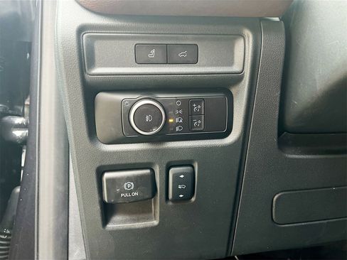 Used 2024 Ford Expedition Limited image 10