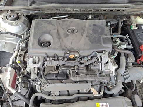 Used 2018 Toyota Camry SE w/ Moonroof Package image 24