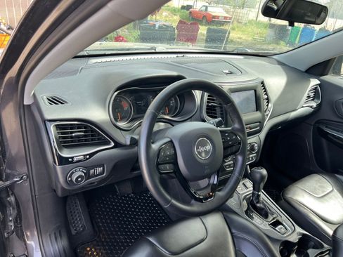 Used 2019 Jeep Cherokee Latitude Plus image 18