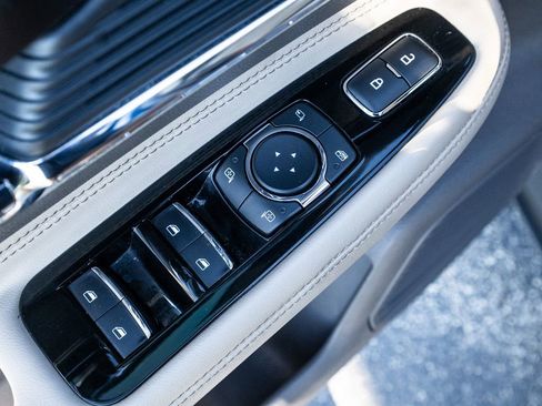 Used 2020 Lincoln Corsair AWD w/ Premium Package image 23