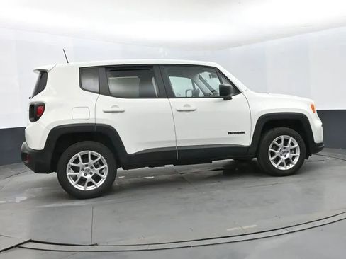 Used 2023 Jeep Renegade Latitude image 4