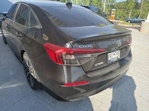 Used 2024 Honda Civic Touring image 3