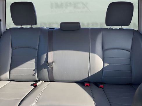 Used 2022 RAM 1500 Tradesman w/ Chrome Appearance Group image 10