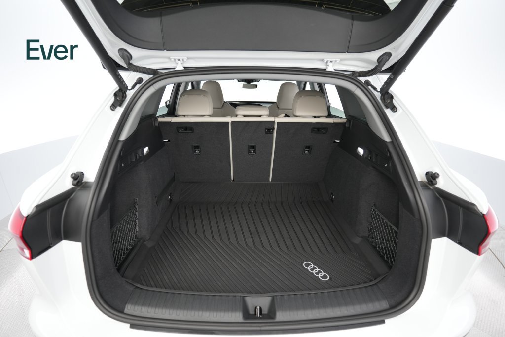 Used 2025 Audi Q6 e-tron Premium Plus AWD/4WD image 8