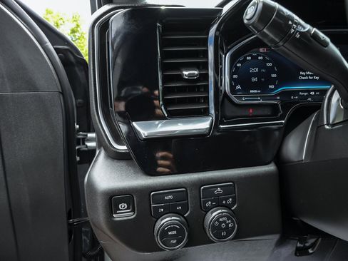 Used 2025 Chevrolet Silverado 1500 RST AWD/4WD image 17