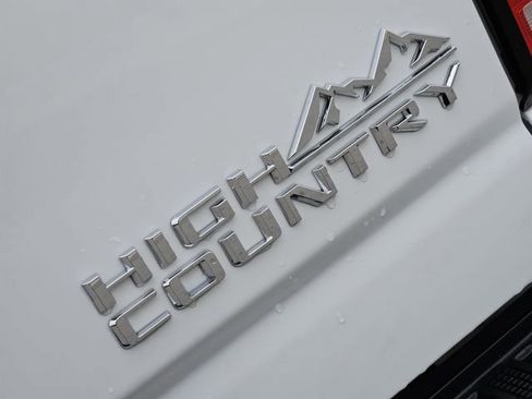 Used 2025 Chevrolet Silverado 2500 High Country w/ High Country Premium Package AWD/4WD image 12