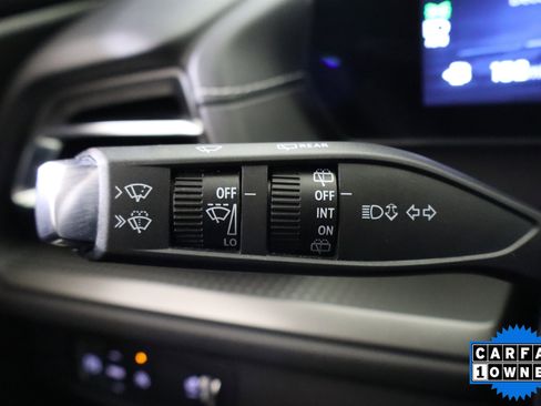 Used 2025 Chevrolet Traverse LT image 29