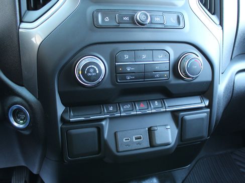 Used 2024 Chevrolet Silverado 2500 W/T w/ WT Convenience Package image 26