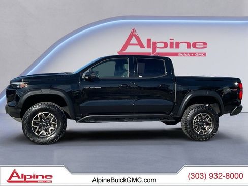 Used 2024 Chevrolet Colorado ZR2 w/ Technology Package image 2