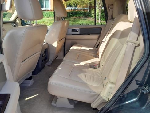 Used 2013 Ford Expedition XLT RWD image 9