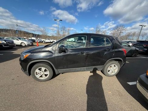 Used 2020 Chevrolet Trax LS image 4