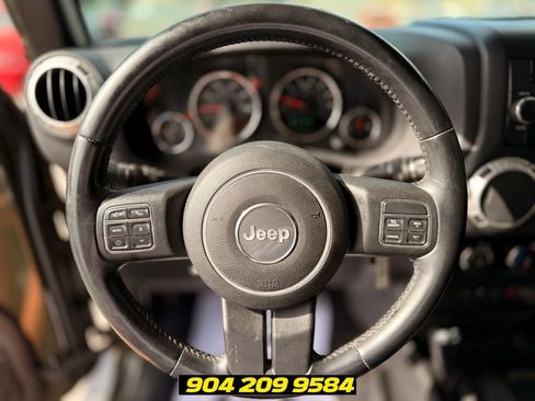 Used 2015 Jeep Wrangler Unlimited Rubicon w/ Dual Top Group AWD/4WD image 13