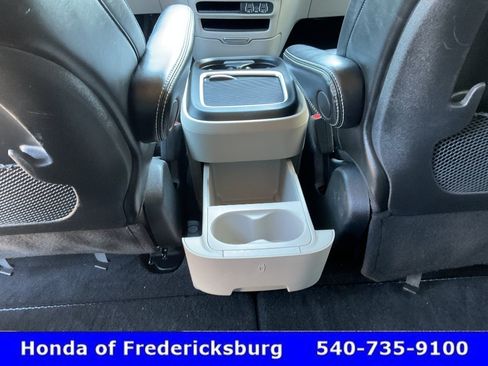 Used 2024 Chrysler Pacifica Touring-L FWD image 46