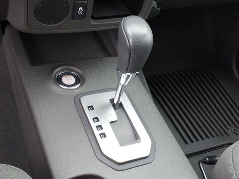 Used 2021 Nissan Frontier SV w/ SV Utility Package image 21