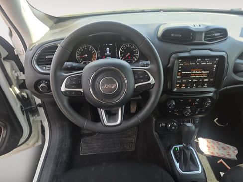 Used 2023 Jeep Renegade Latitude AWD/4WD image 10